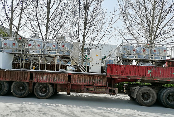 旭鸿粮油机械承揽的800KG菜籽油精炼成套设备发往海南