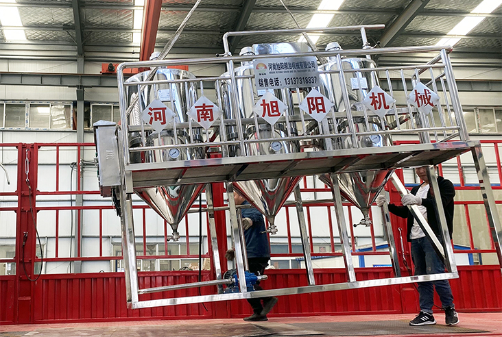 旭鸿粮油机械承揽的500KG菜籽油精炼成套设备发往山西临汾